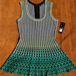 Nic + Zoe 
Sleeveless Knit sweater - Multi Color, 
Green, yellow, black & white.